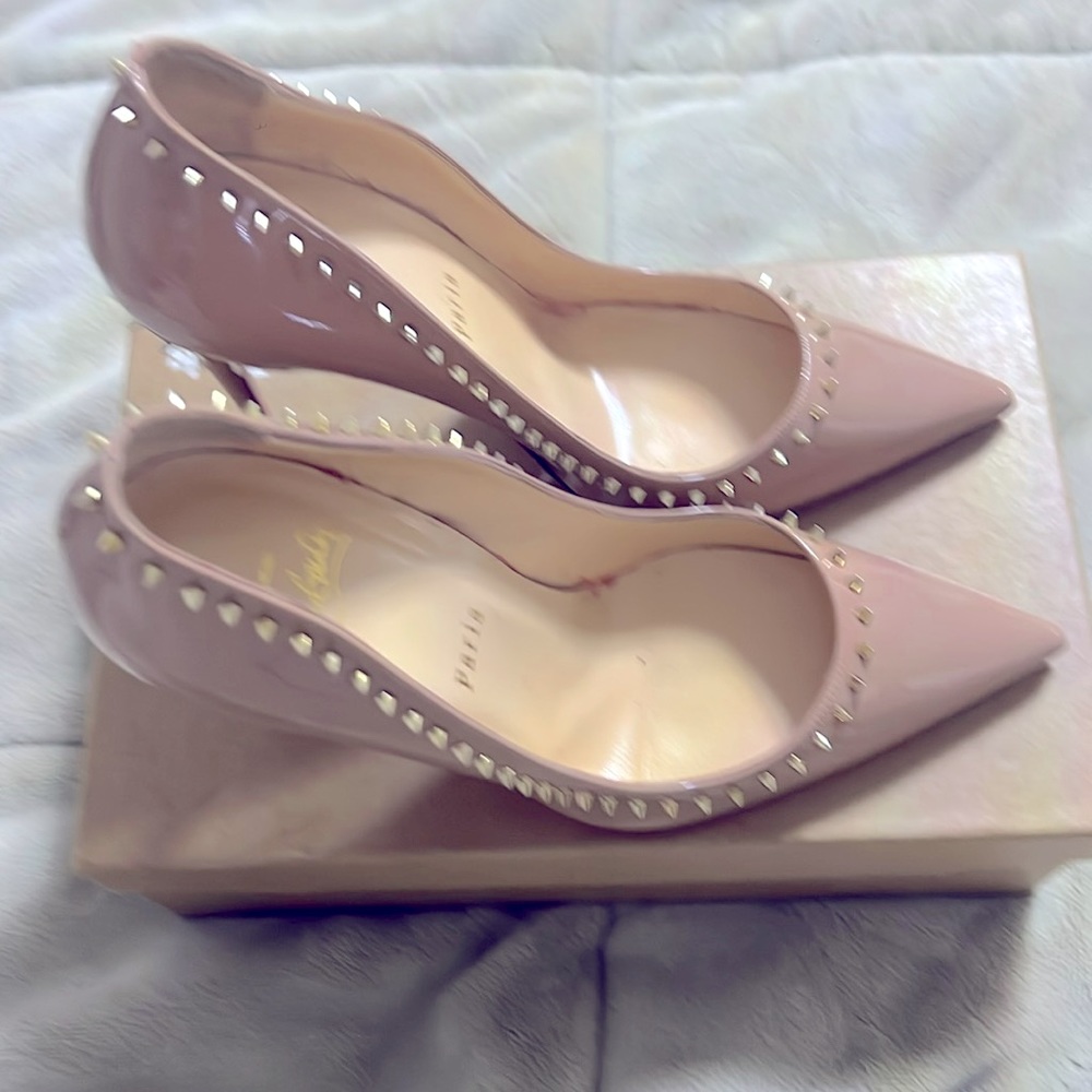 Christian Louboutin Anjalina 100 Spikes Patent Nude 39